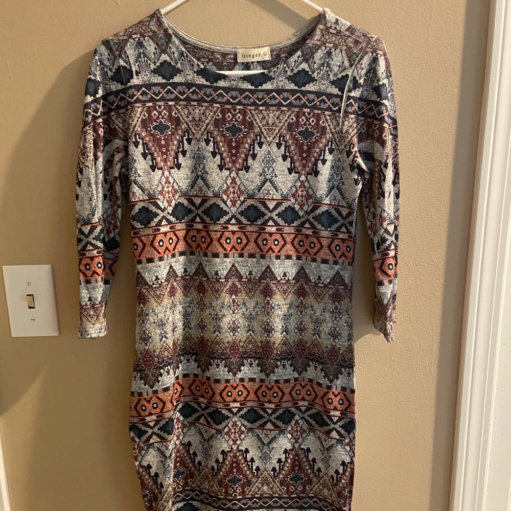 Patterned three quarter tight dress!